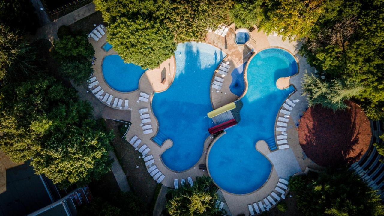 Vita Park Hotel & Aqua Park アルベナ エクステリア 写真