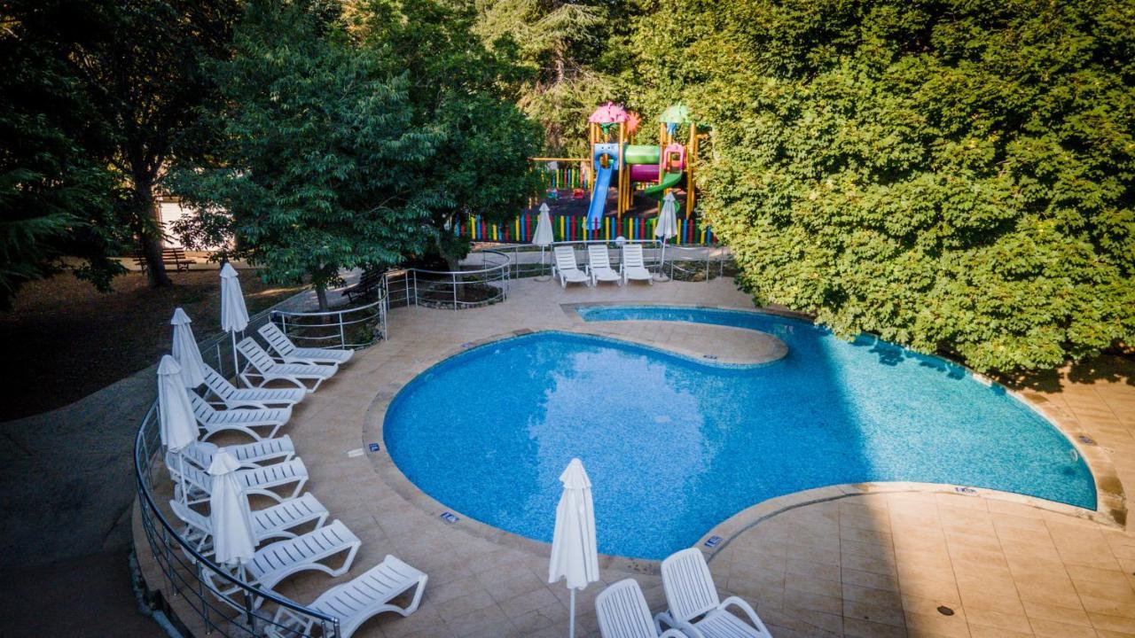 Vita Park Hotel & Aqua Park アルベナ エクステリア 写真