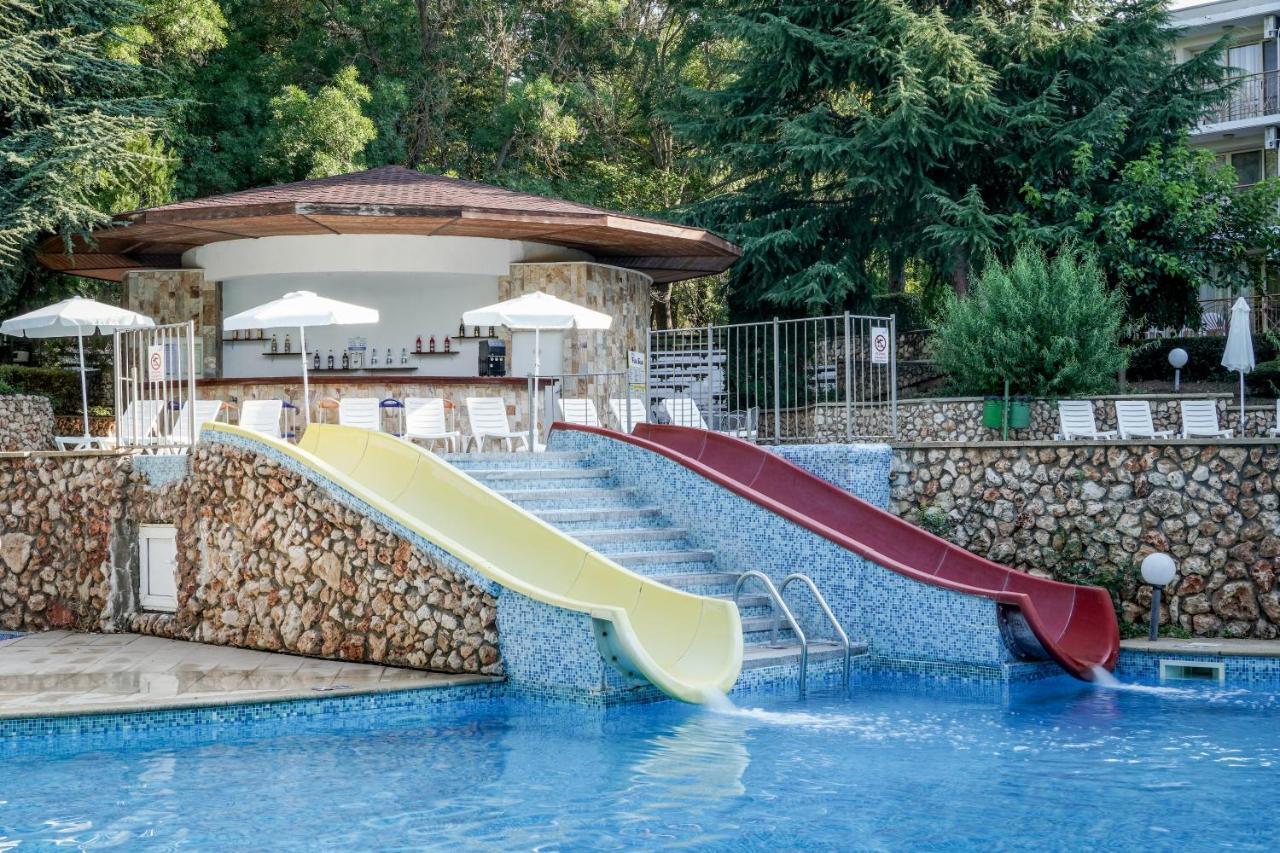 Vita Park Hotel & Aqua Park アルベナ エクステリア 写真