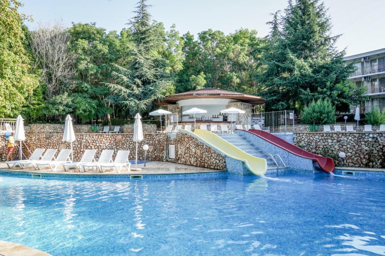 Vita Park Hotel & Aqua Park アルベナ エクステリア 写真