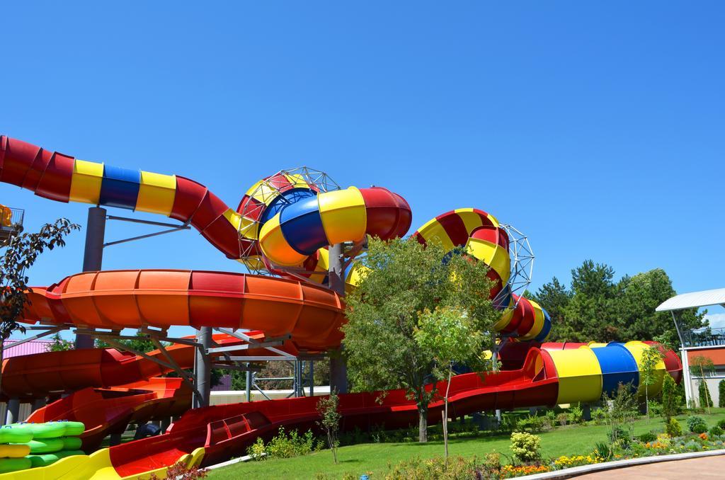 Vita Park Hotel & Aqua Park アルベナ エクステリア 写真